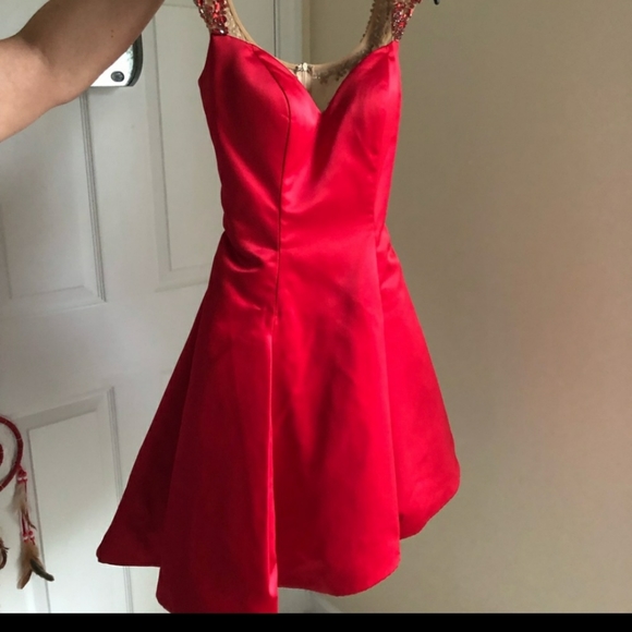 Red Sherri Hill Formal or Prom Dress size 0 - Picture 3 of 6